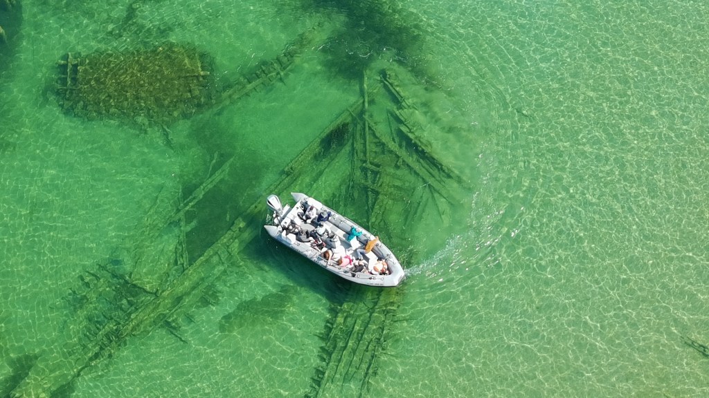 Shipwrecks and cave boat tours in Door County