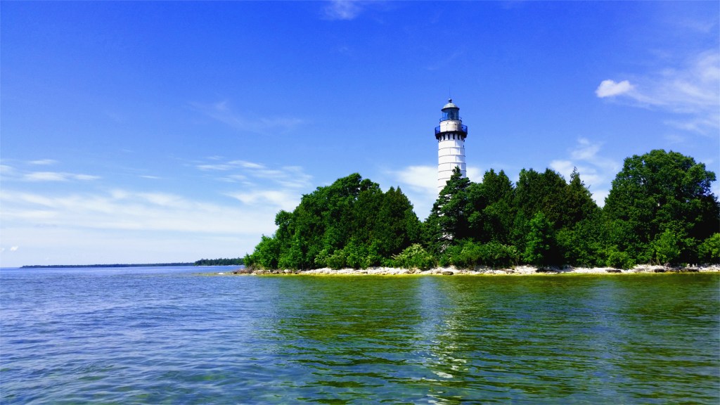 Door County Scenic Cruises and Boat Tours to Cana Island Lighthouse and the lakeside shipwrecks